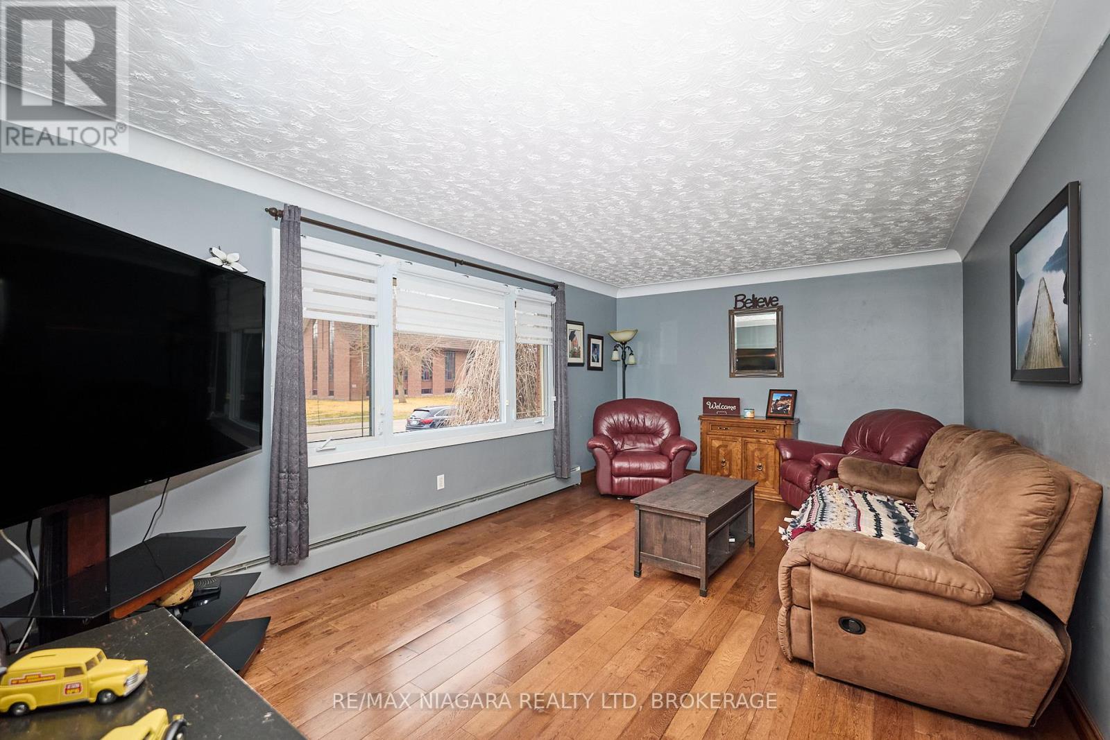 497 Clarence Street W, Port Colborne, Ontario  L3K 3H3 - Photo 12 - X12555914