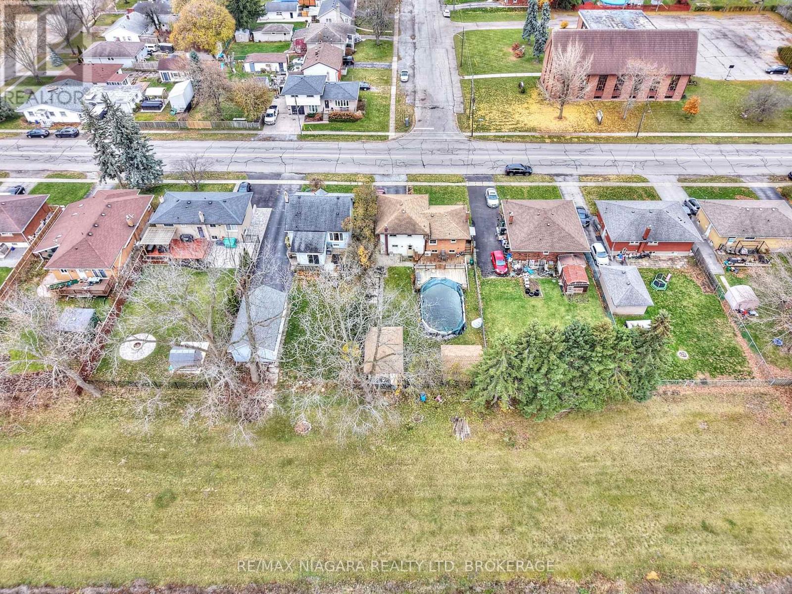 497 Clarence Street W, Port Colborne, Ontario  L3K 3H3 - Photo 2 - X12555914