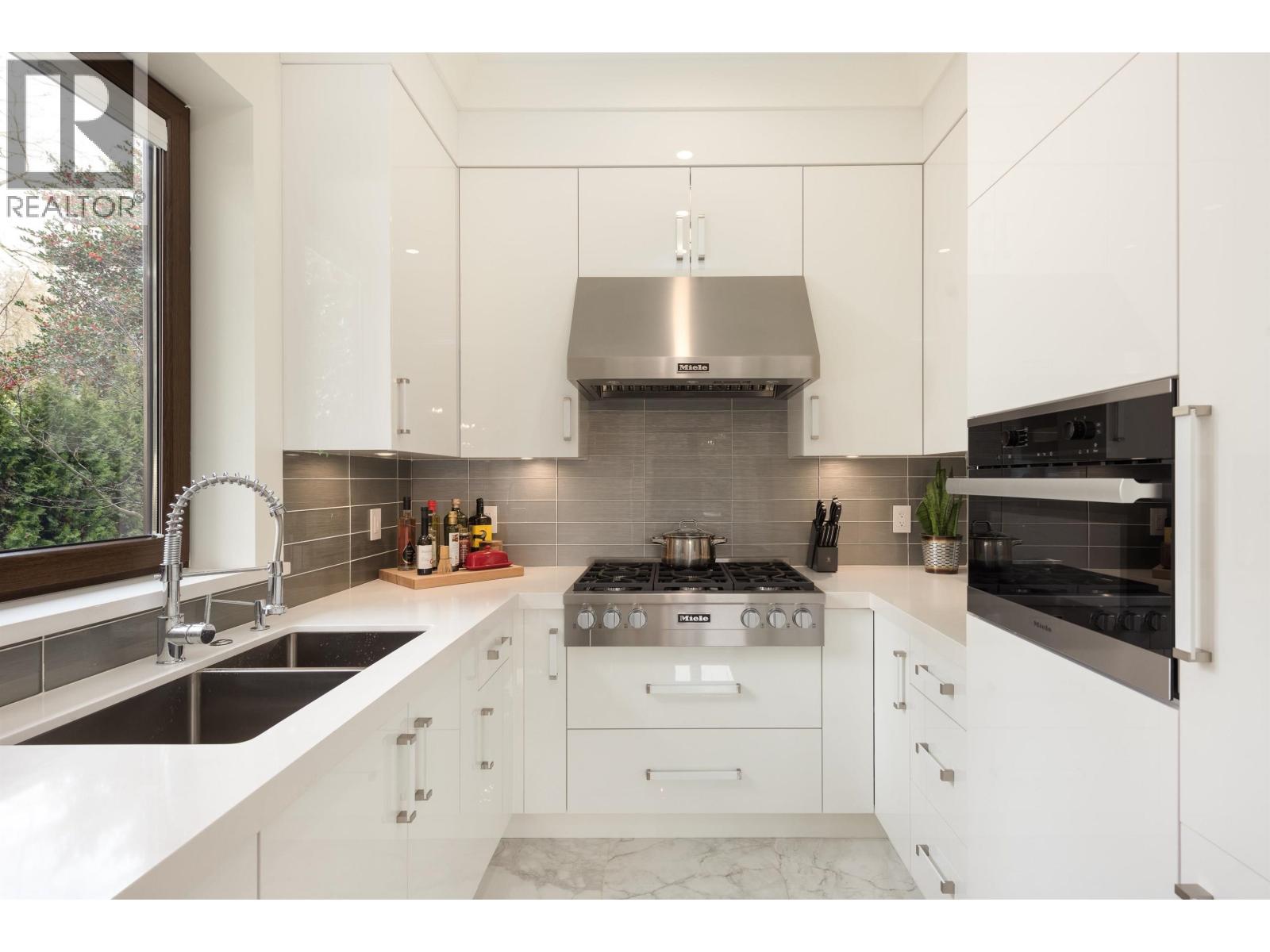 5637 Laburnum Street, Vancouver, British Columbia  V6M 3S7 - Photo 12 - R3068323