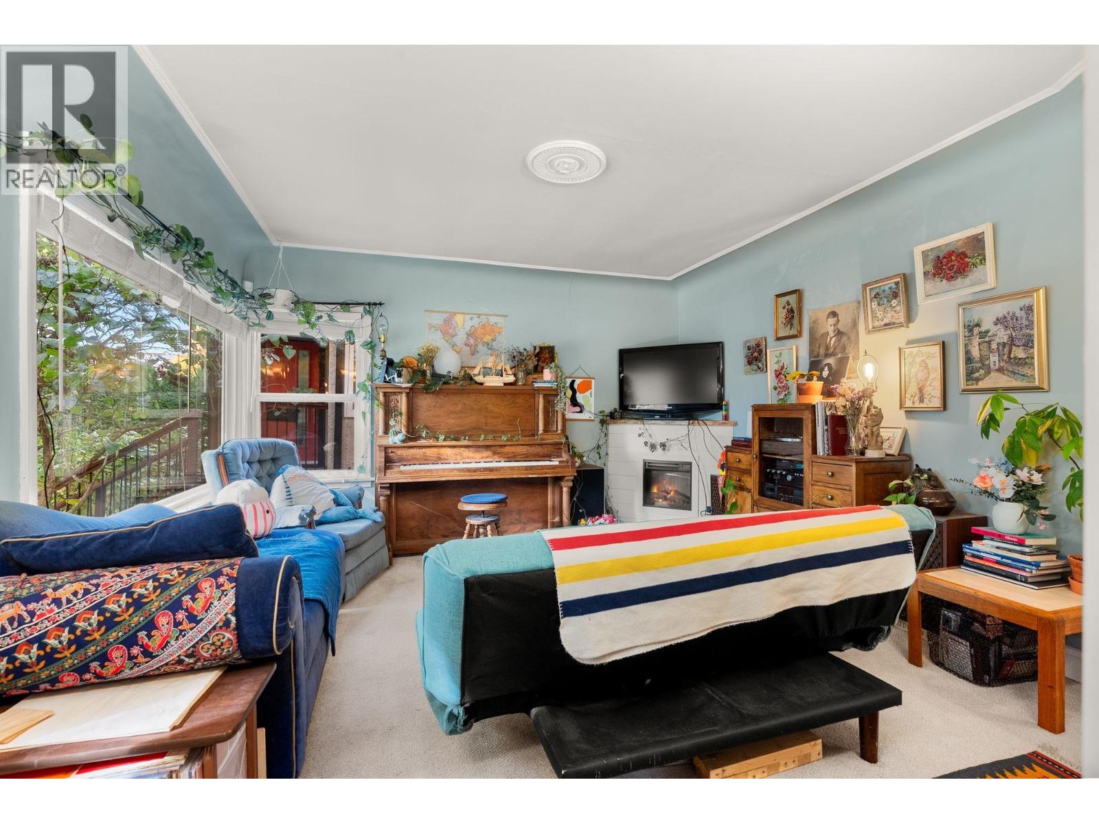 831 E 38th Avenue, Vancouver, British Columbia V5W 1J2 - Photo 2 - R3068349