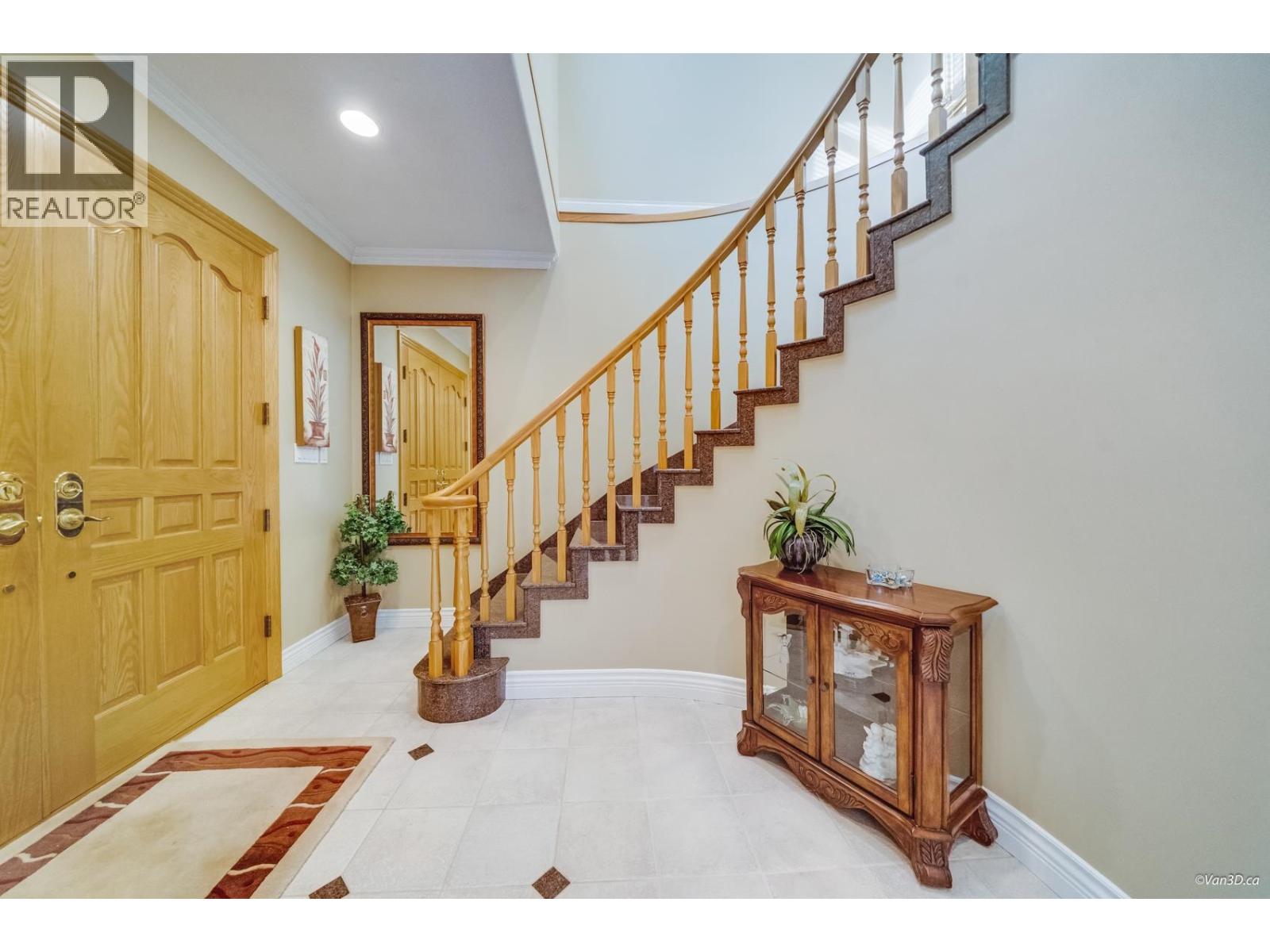 1627 E 34th Avenue, Vancouver, British Columbia  V5P 1A2 - Photo 2 - R3068368