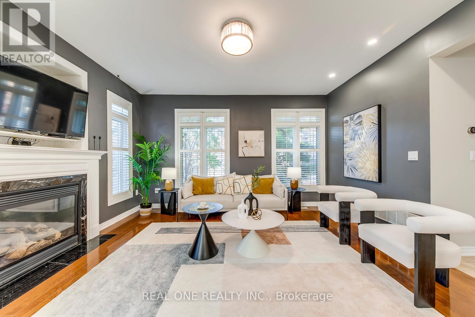 1254 Jezero Crescent, Oakville, Ontario  L6H 0B5 - Photo 8 - W12540700