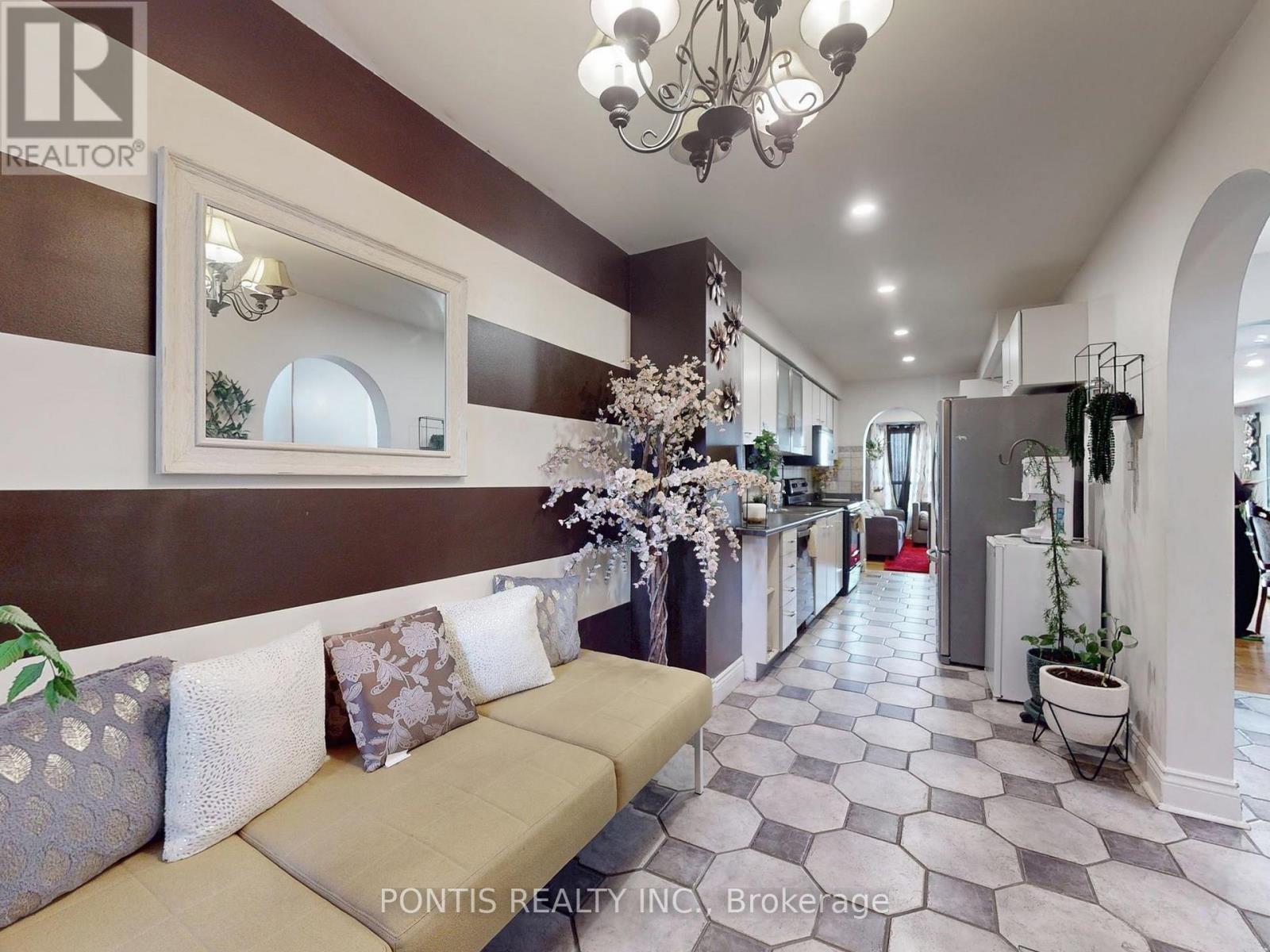 140 Cutters Crescent, Brampton, Ontario L6Y 4M2 - Photo 10 - W12552860