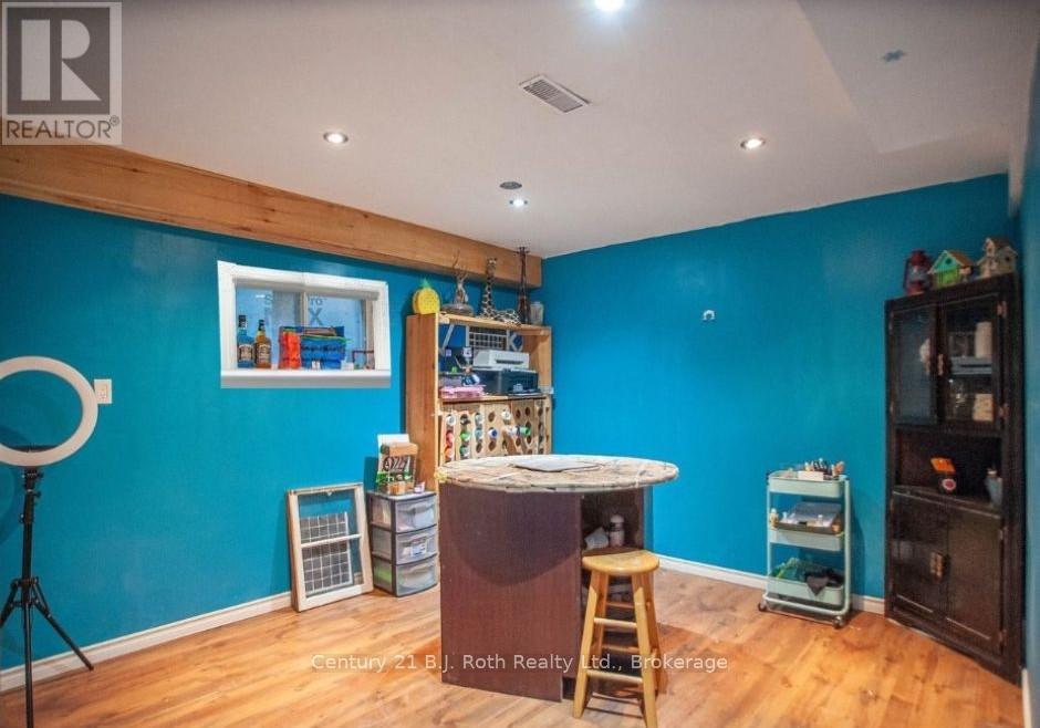 18 Mundy Avenue, Tiny, Ontario  L9M 0B5 - Photo 12 - S12401655