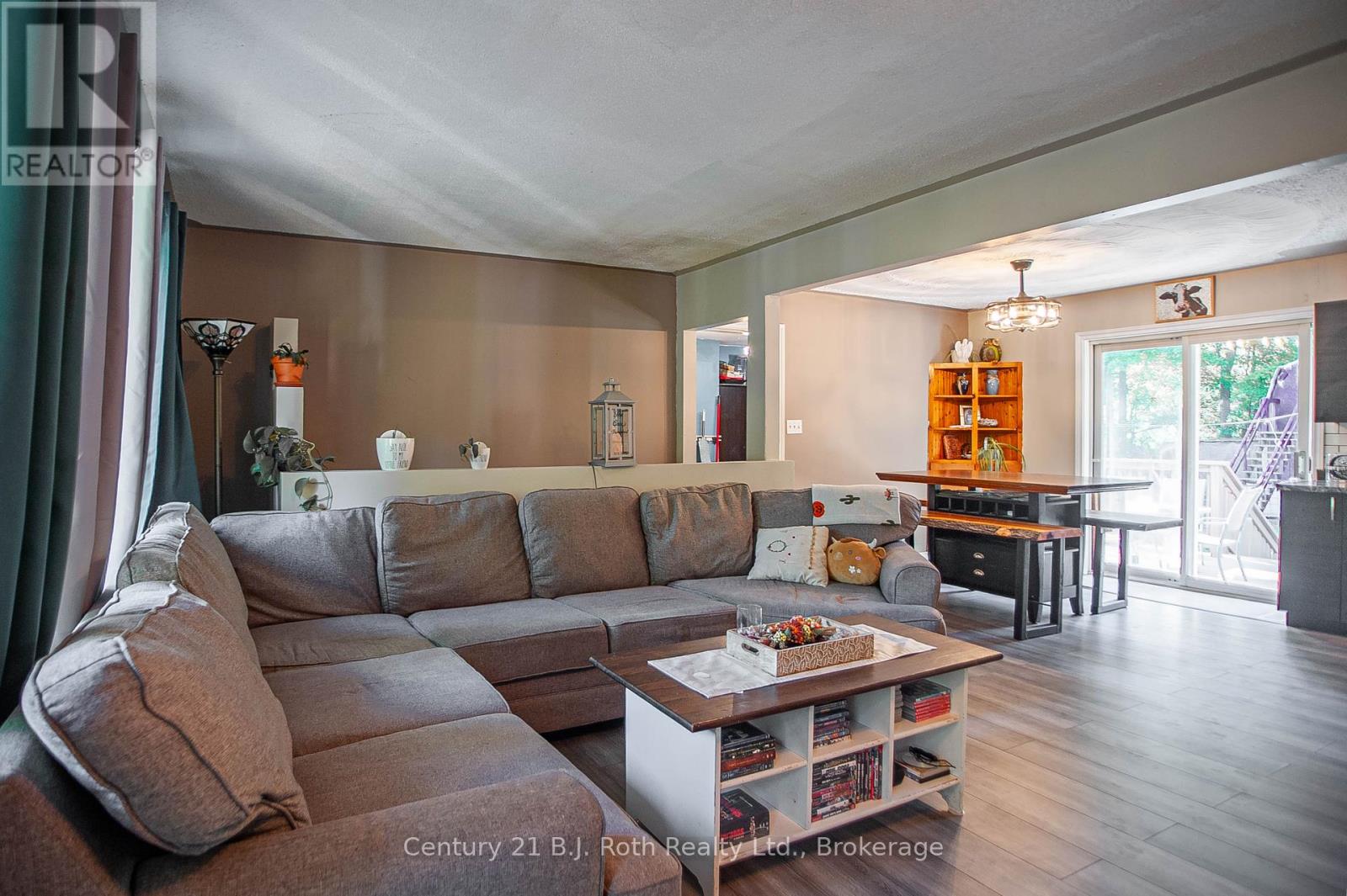 18 Mundy Avenue, Tiny, Ontario  L9M 0B5 - Photo 3 - S12401655