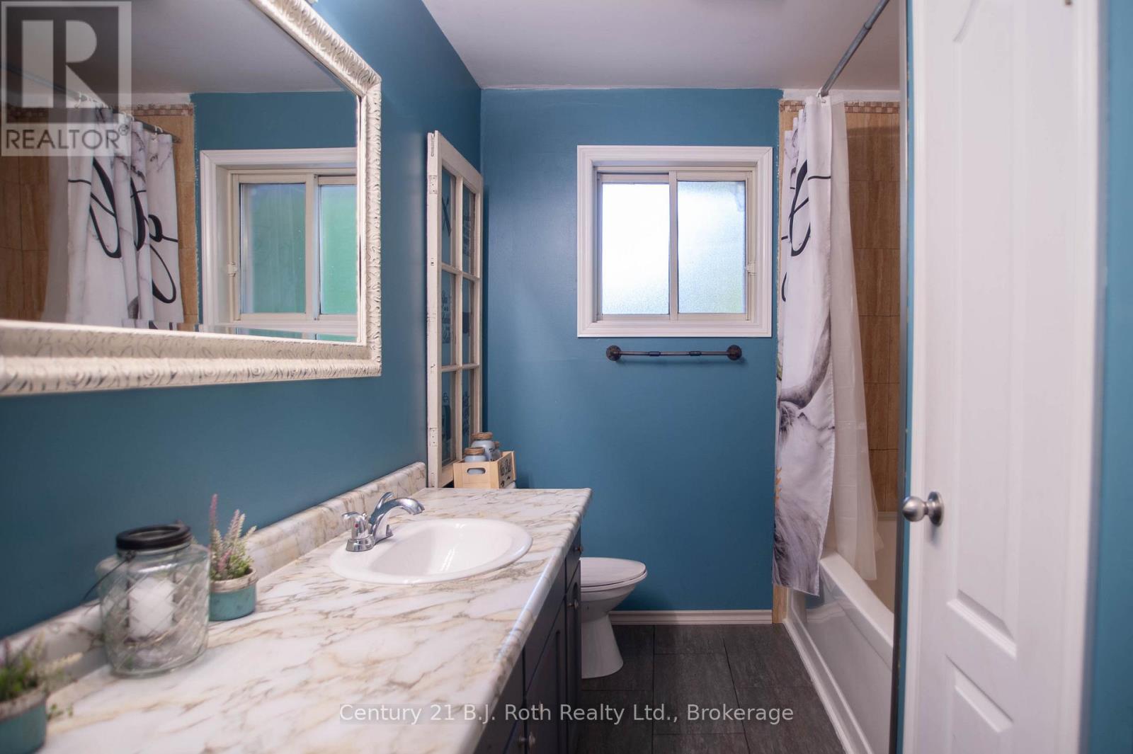 18 Mundy Avenue, Tiny, Ontario  L9M 0B5 - Photo 6 - S12401655