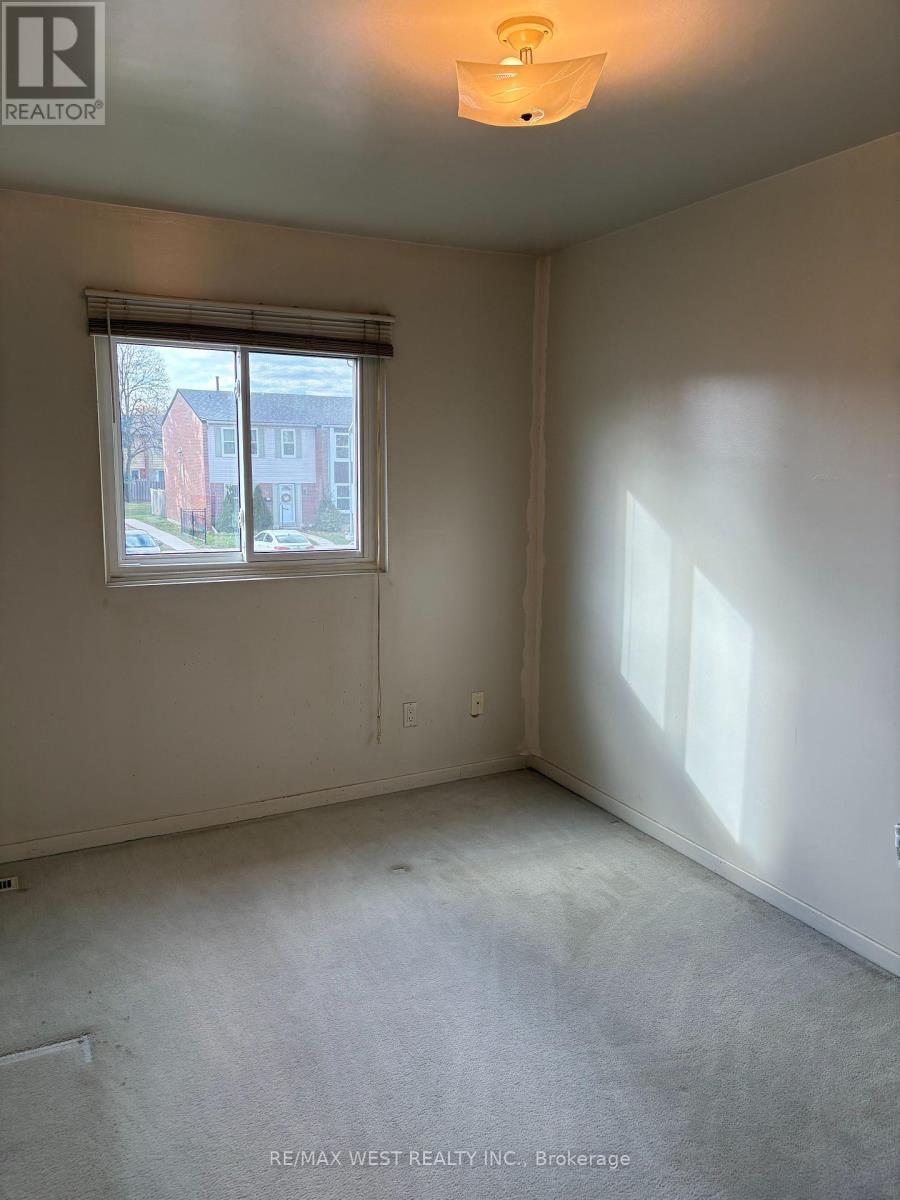 67 - 900 Central Park Drive, Brampton, Ontario L6S 3J6 - Photo 12 - W12554348