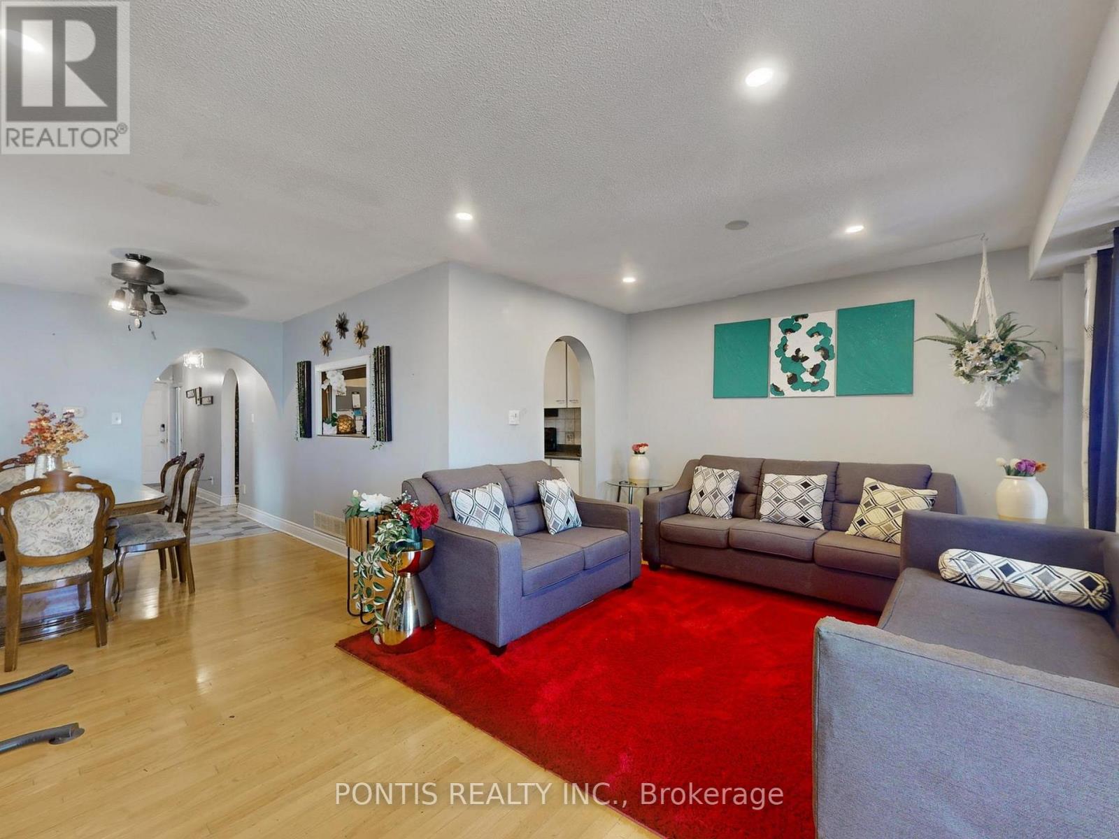 140 Cutters Crescent, Brampton, Ontario L6Y 4M2 - Photo 5 - W12552860