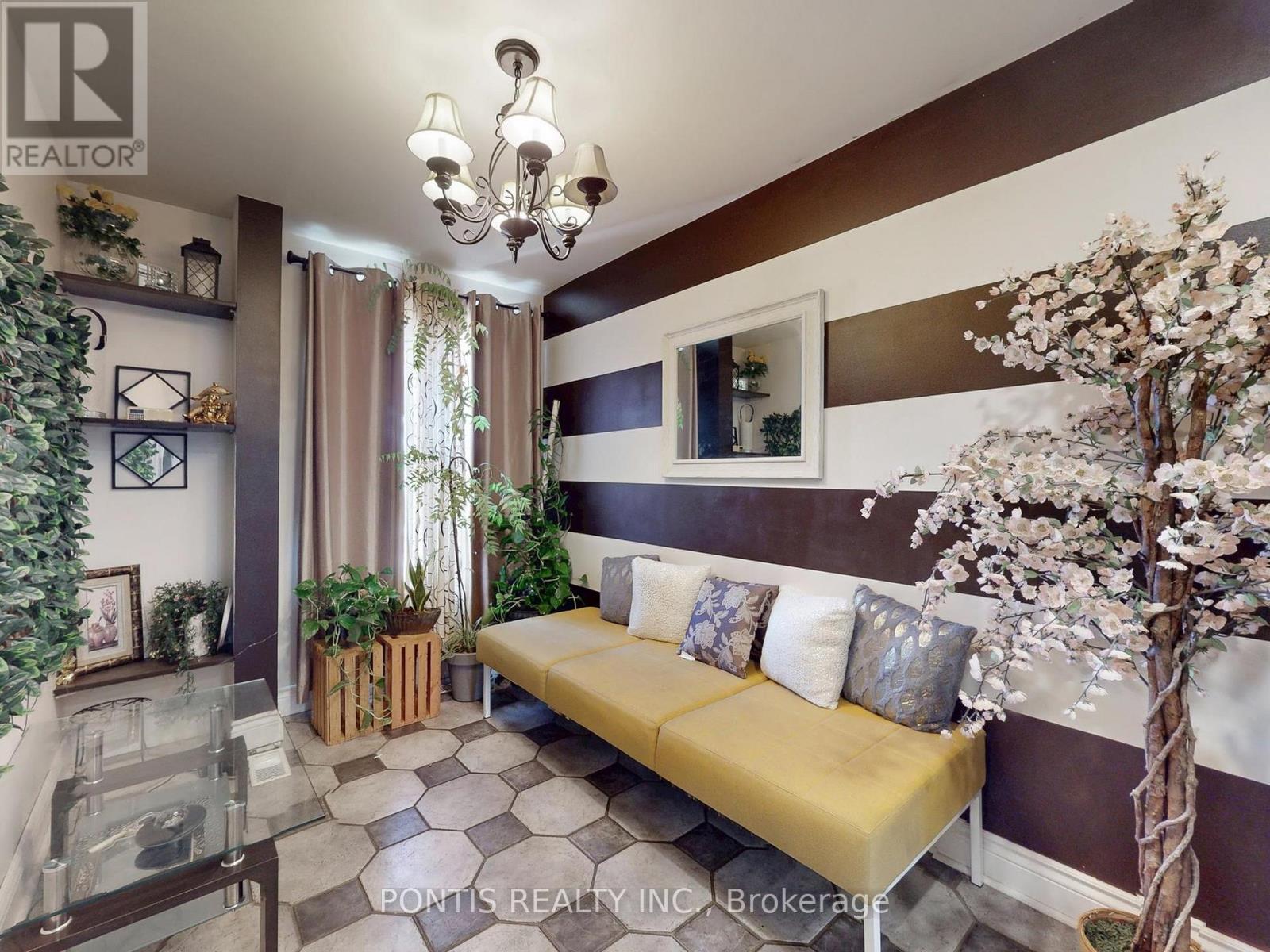 140 Cutters Crescent, Brampton, Ontario L6Y 4M2 - Photo 8 - W12552860