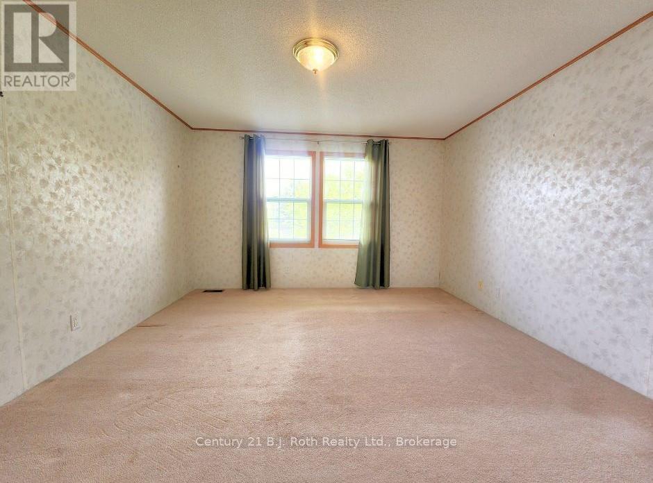 J-24 - 6512 Minto Line 12, Minto, Ontario N0G 1M0 - Photo 11 - X12370876