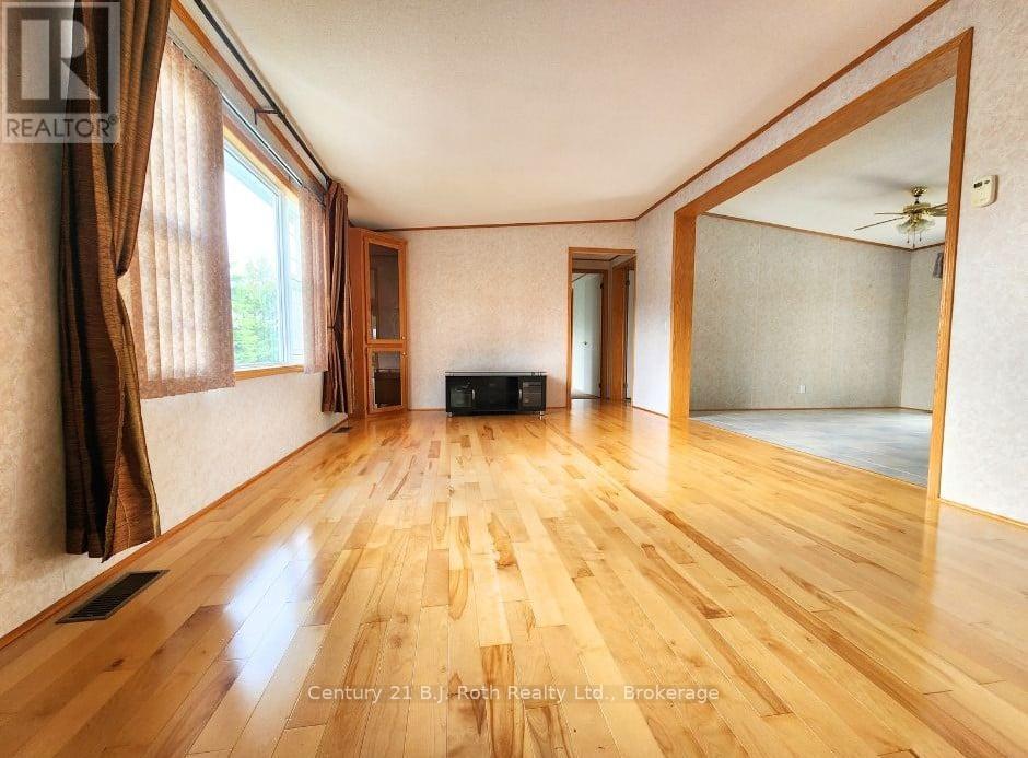 J-24 - 6512 Minto Line 12, Minto, Ontario N0G 1M0 - Photo 4 - X12370876