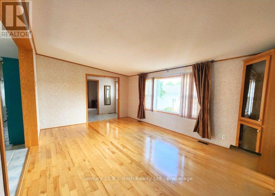 J-24 - 6512 Minto Line 12, Minto, Ontario N0G 1M0 - Photo 5 - X12370876