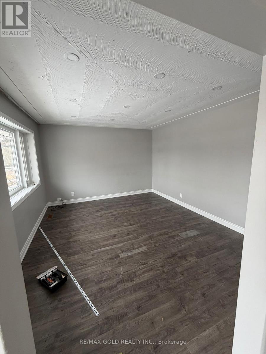 Upper - 26 Moncrieff Drive, Toronto, Ontario M9W 2R2 - Photo 7 - W12554372