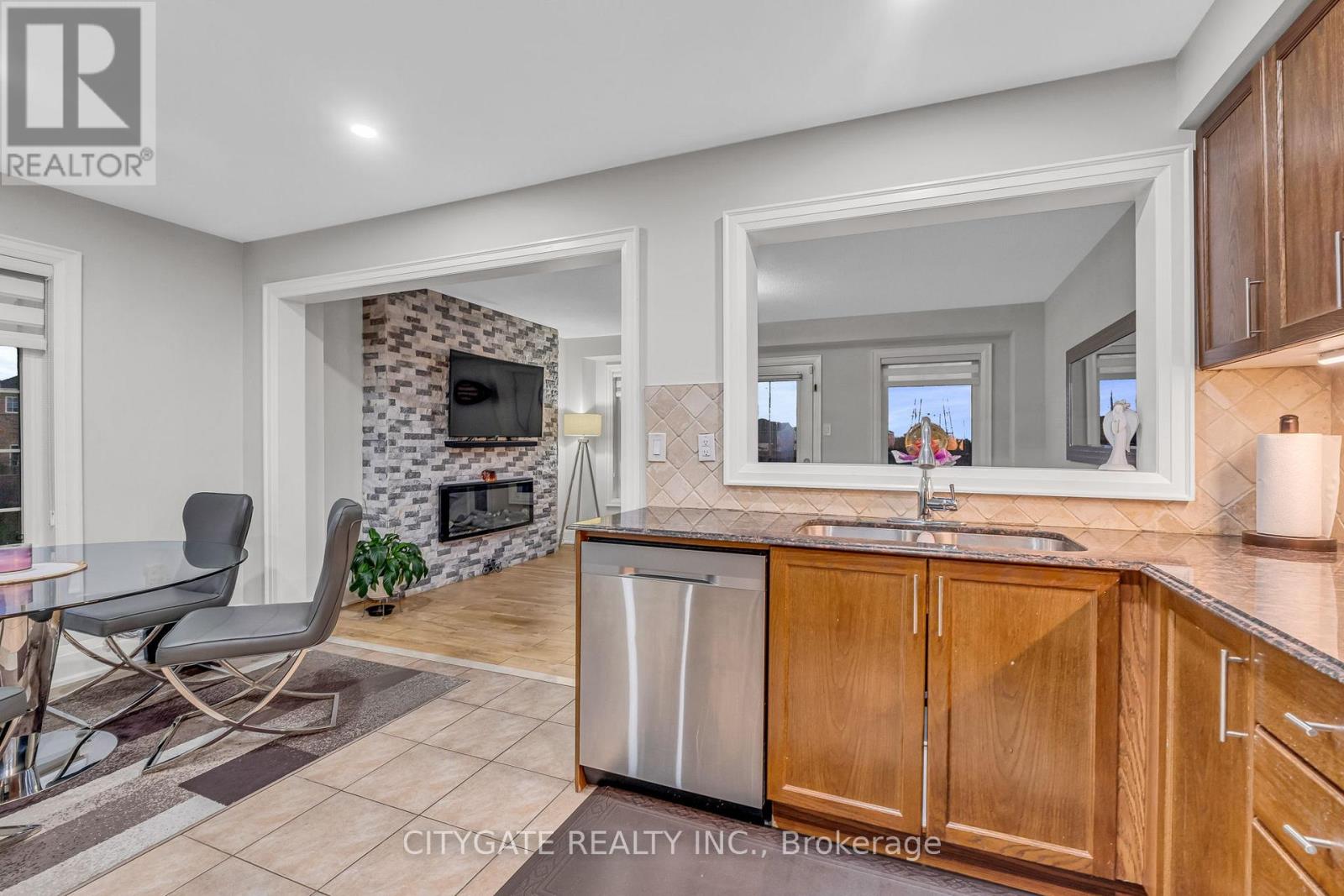 151 Spicebush Terrace, Brampton, Ontario L6X 0K6 - Photo 13 - W12555660