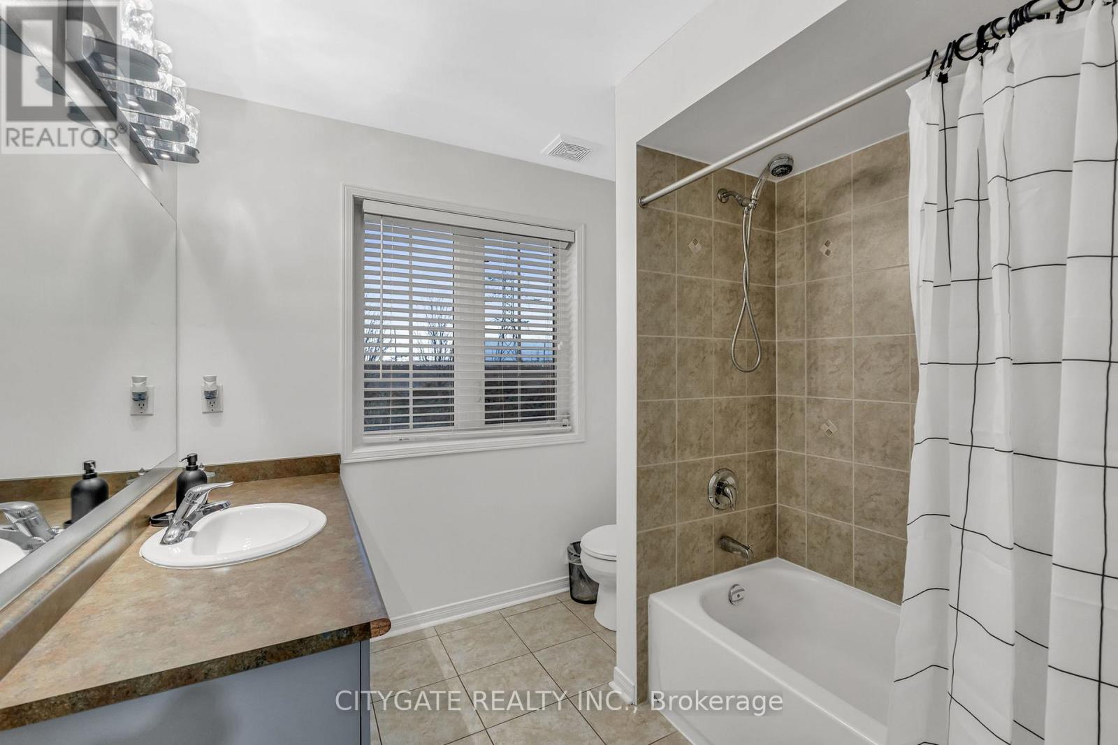 151 Spicebush Terrace, Brampton, Ontario L6X 0K6 - Photo 27 - W12555660