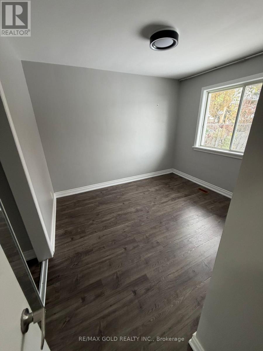 Upper - 26 Moncrieff Drive, Toronto, Ontario M9W 2R2 - Photo 6 - W12554372