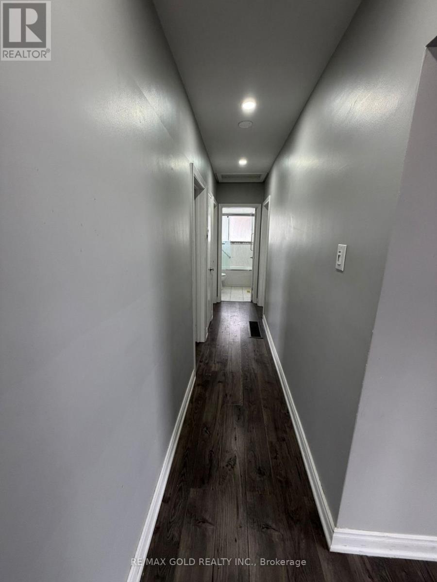 Upper - 26 Moncrieff Drive, Toronto, Ontario M9W 2R2 - Photo 8 - W12554372