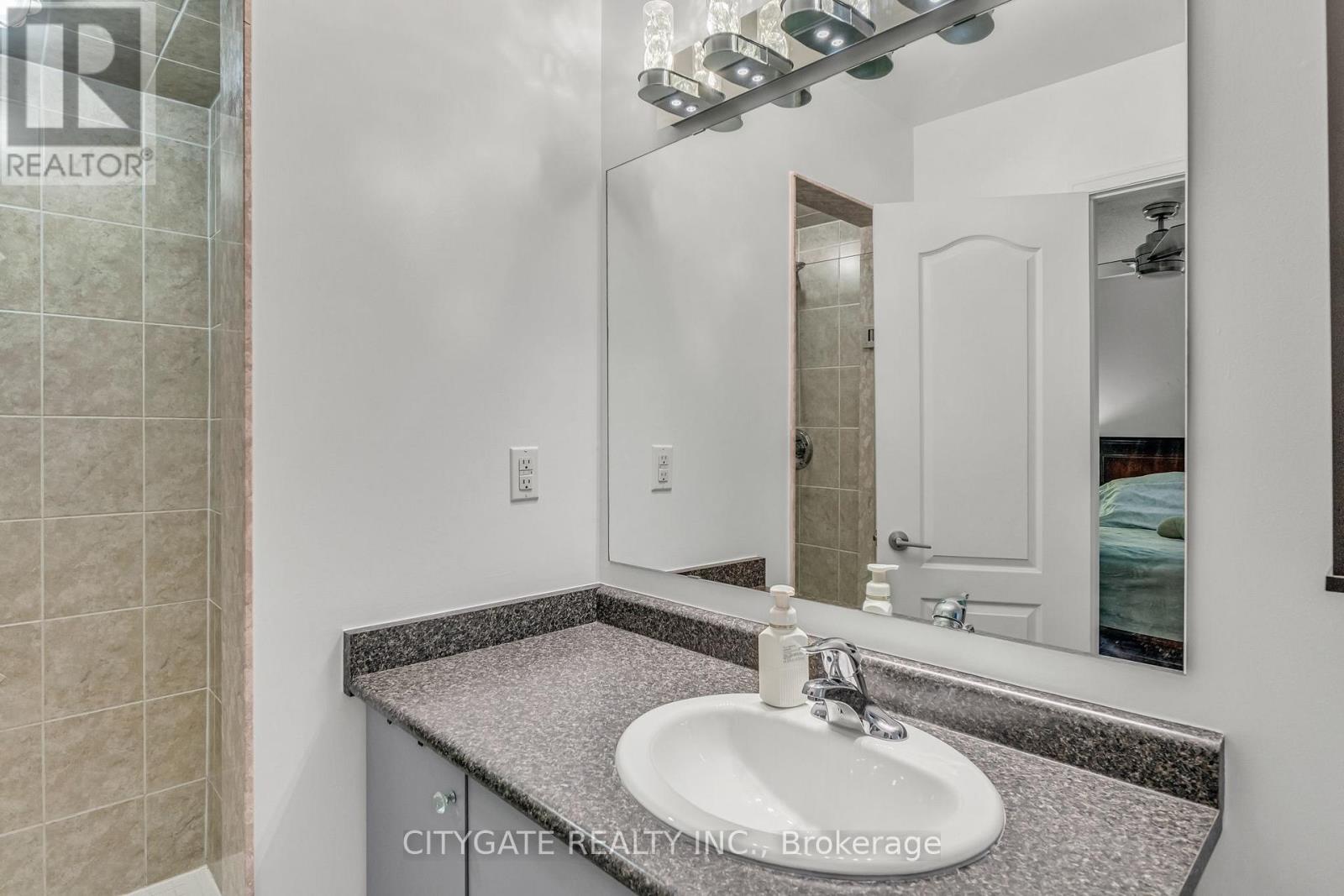 151 Spicebush Terrace, Brampton, Ontario L6X 0K6 - Photo 32 - W12555660