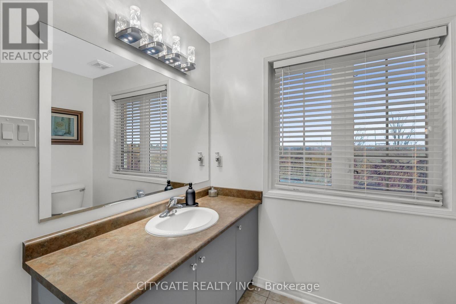 151 Spicebush Terrace, Brampton, Ontario L6X 0K6 - Photo 26 - W12555660