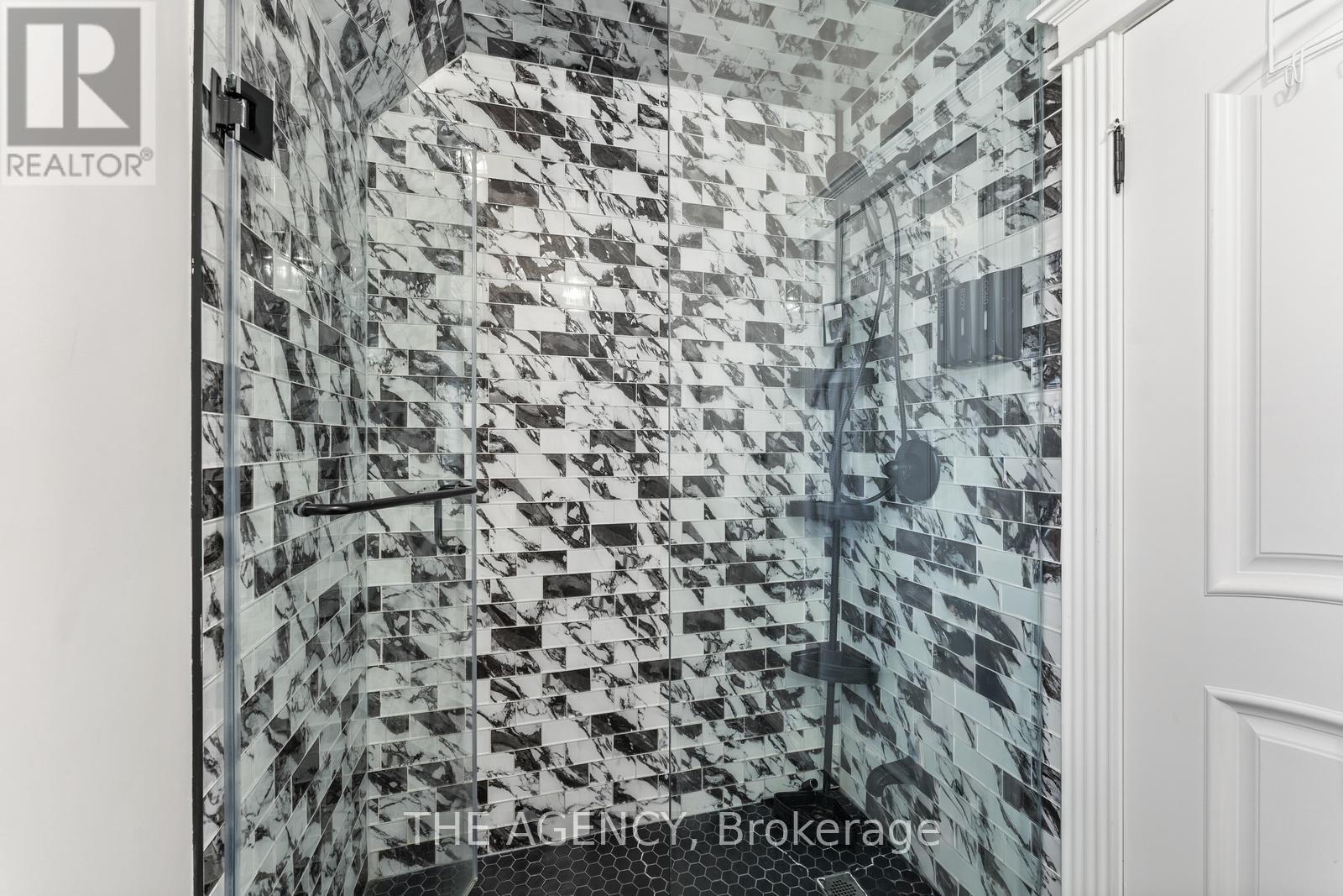 83 Hambly Avenue, King, Ontario  L7B 1J1 - Photo 32 - N12555546