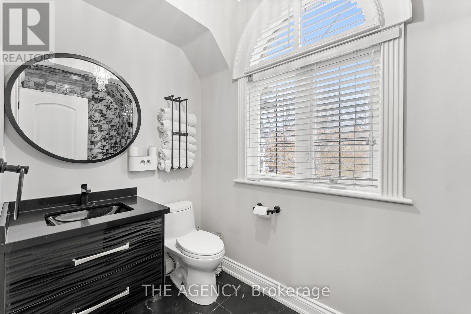 83 Hambly Avenue, King, Ontario  L7B 1J1 - Photo 31 - N12555546