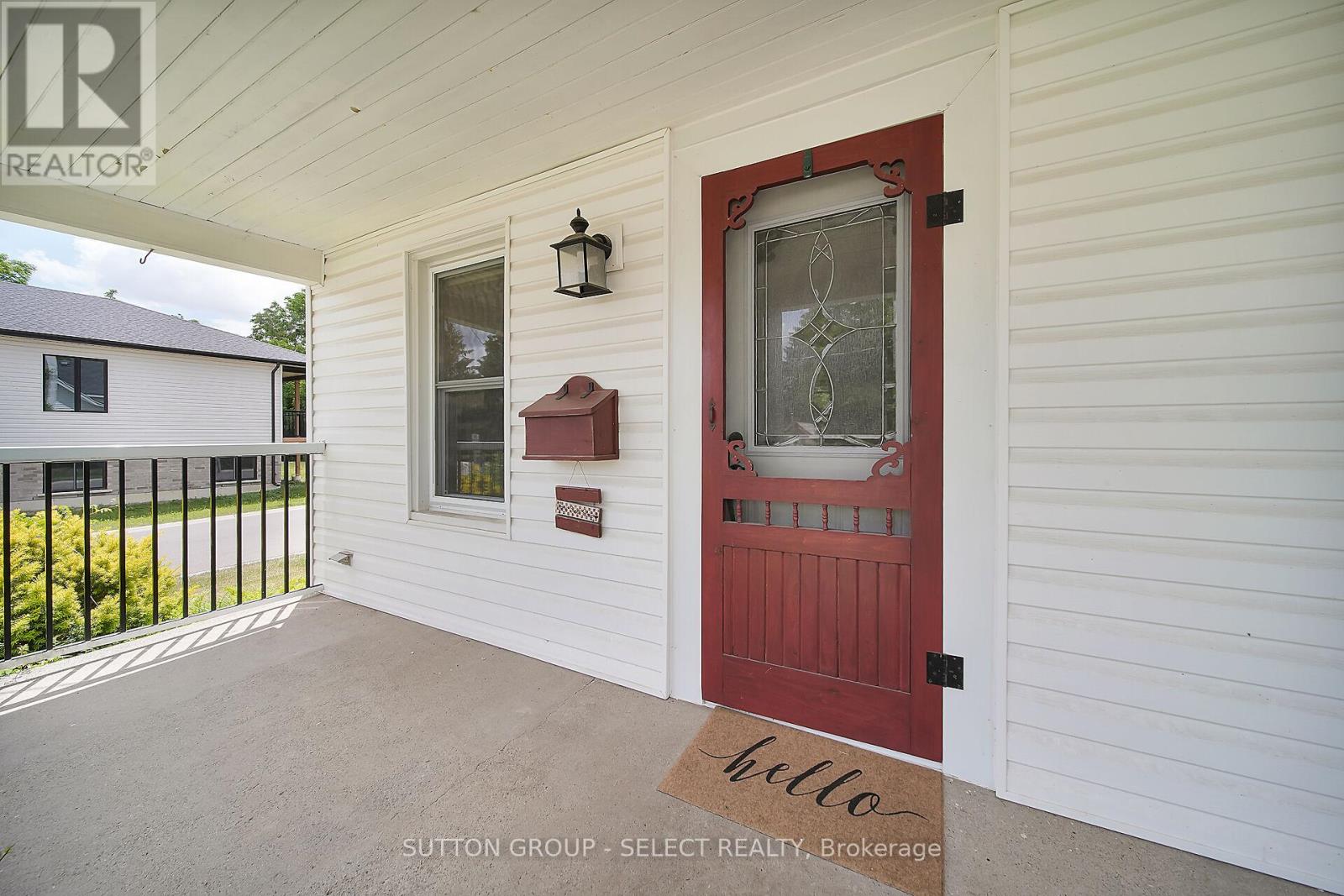 2617 Queens Street, Strathroy-Caradoc, Ontario  N0L 1W0 - Photo 4 - X12521942