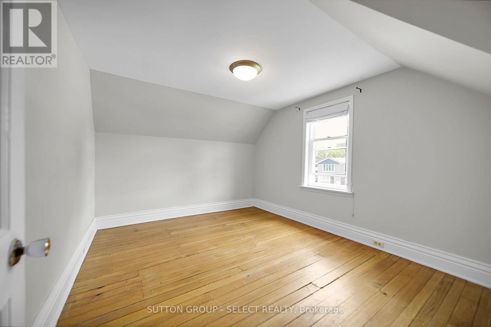 2617 Queens Street, Strathroy-Caradoc, Ontario  N0L 1W0 - Photo 29 - X12521942