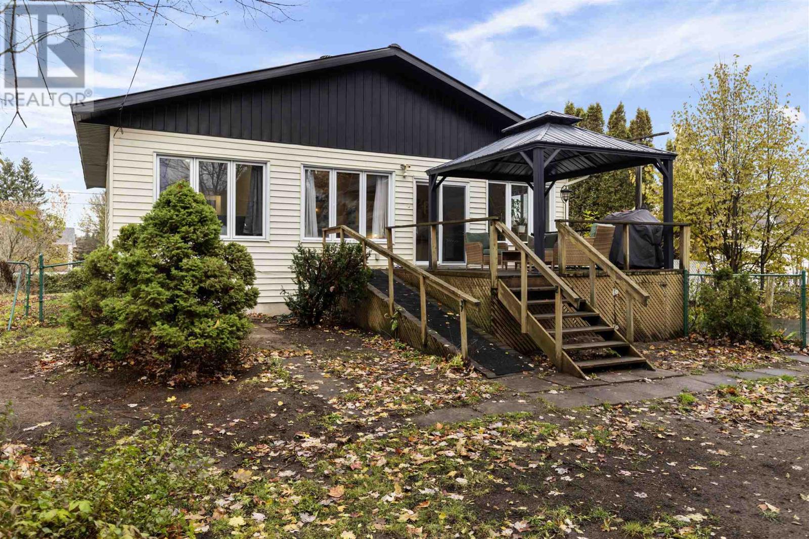 364 Chambers Ave, Sault Ste. Marie, Ontario  P6A 4W5 - Photo 33 - SM253212