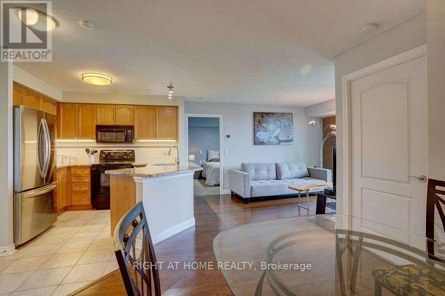 702 - 1030 Sheppard Avenue W, Toronto, Ontario  M3H 6C1 - Photo 17 - C12555850