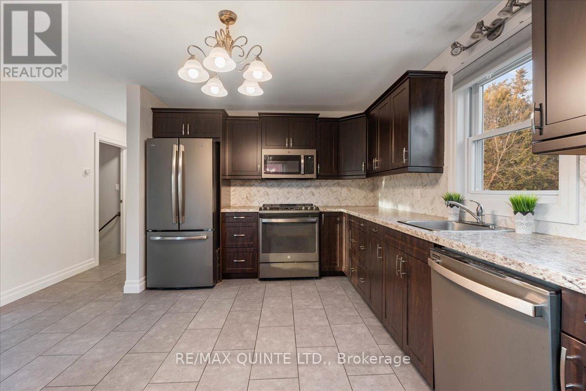 100 Whites Road, Quinte West, Ontario  K8V 5P5 - Photo 13 - X12556066