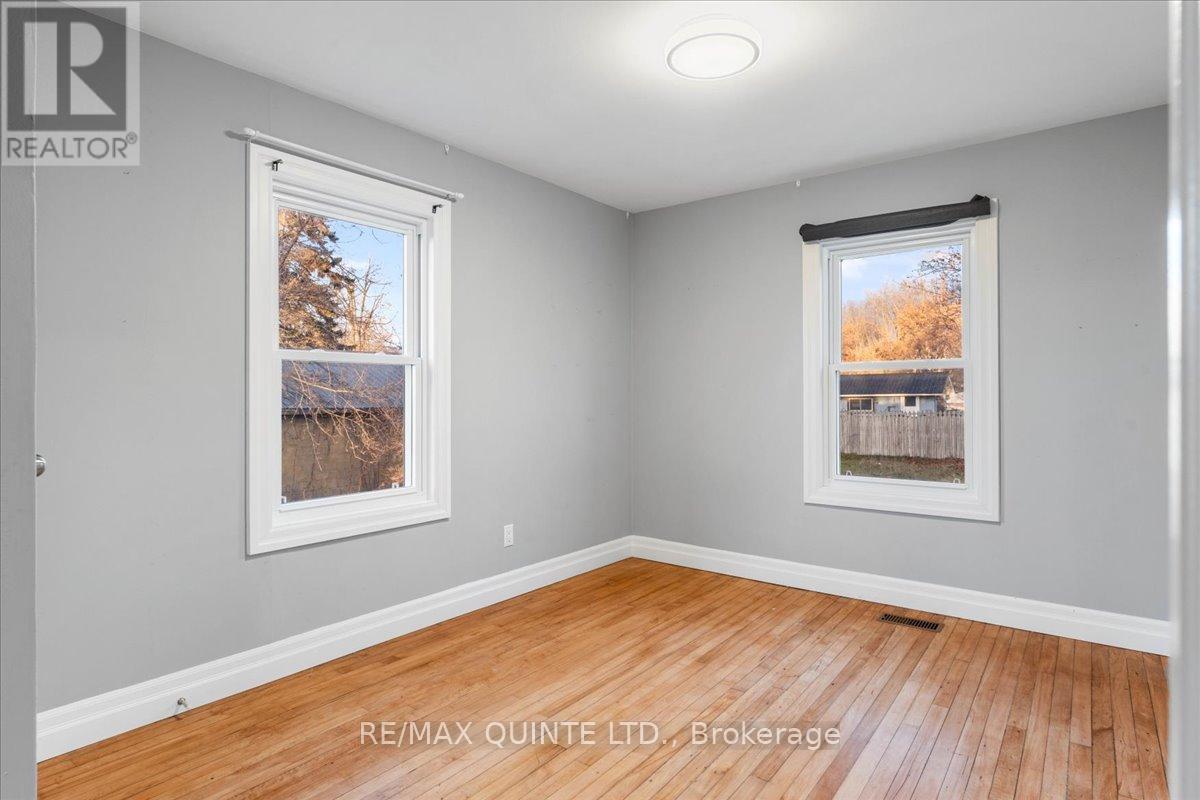 100 Whites Road, Quinte West, Ontario  K8V 5P5 - Photo 15 - X12556066