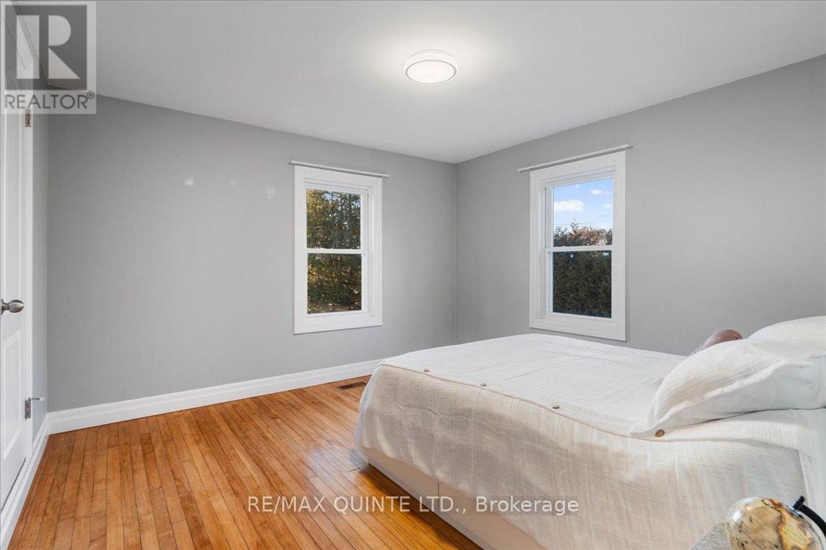 100 Whites Road, Quinte West, Ontario  K8V 5P5 - Photo 17 - X12556066