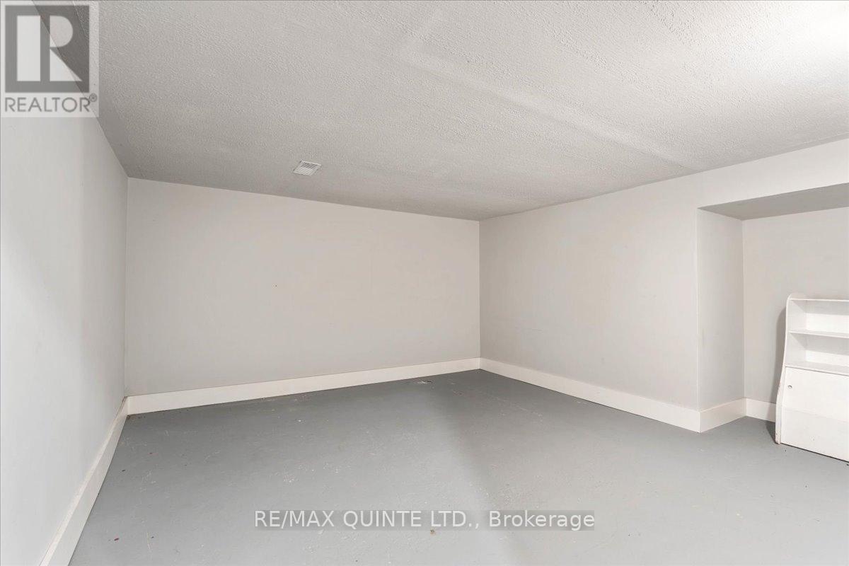 100 Whites Road, Quinte West, Ontario  K8V 5P5 - Photo 20 - X12556066