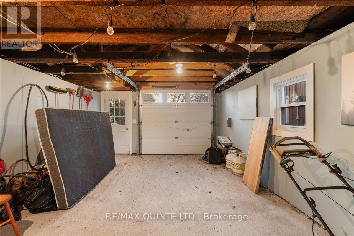 100 Whites Road, Quinte West, Ontario  K8V 5P5 - Photo 30 - X12556066