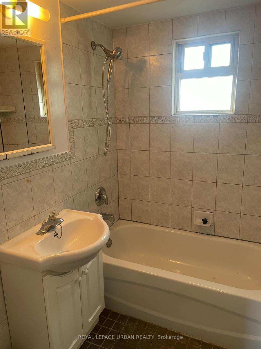 2 - 362 O'connor Drive, Toronto, Ontario  M4J 2V4 - Photo 18 - E12555836