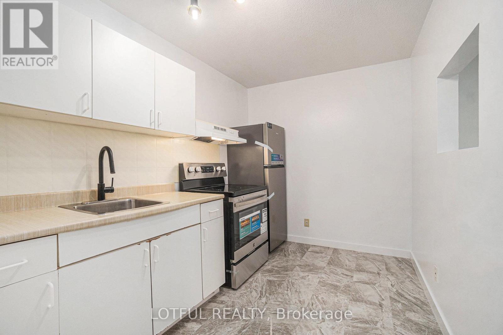 A - 185 Mcarthur Avenue, Ottawa, Ontario  K1L 6P6 - Photo 4 - X12555932