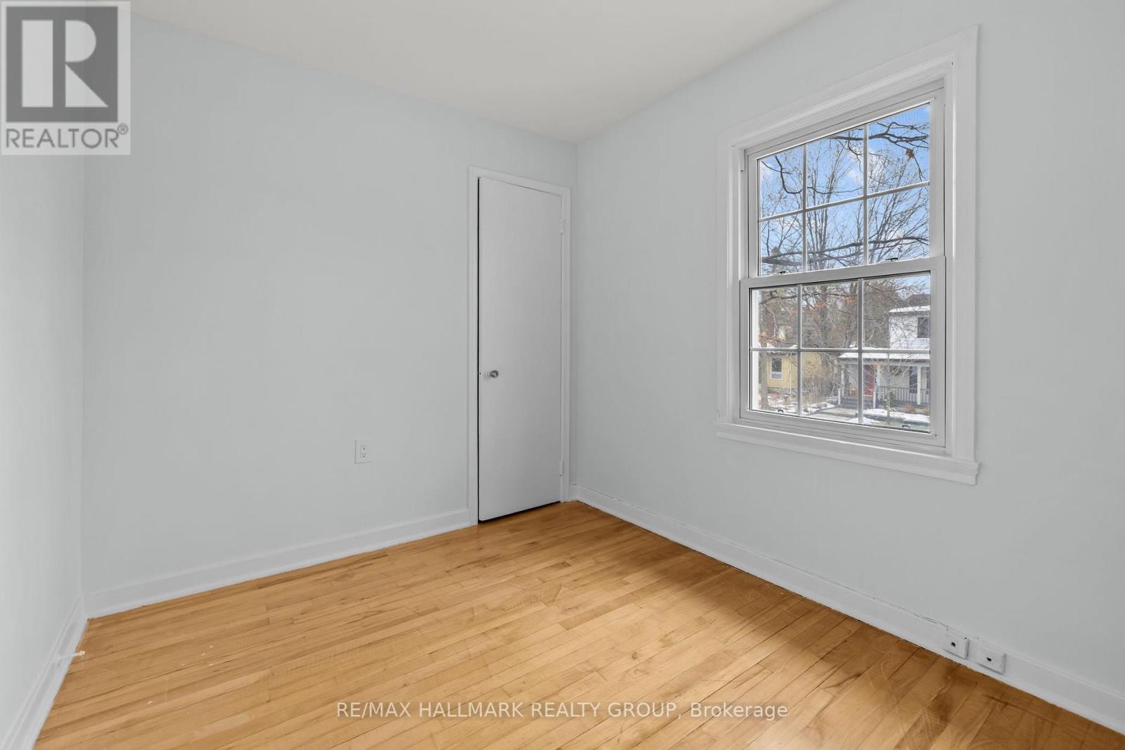 9 Bedford Crescent, Ottawa, Ontario  K1K 0E3 - Photo 19 - X12556026