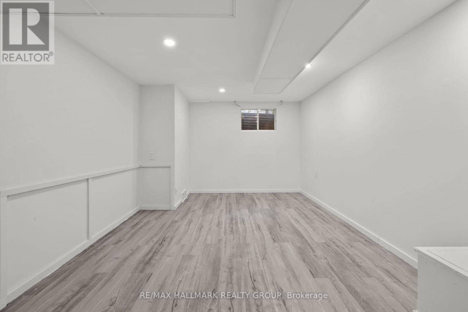 9 Bedford Crescent, Ottawa, Ontario  K1K 0E3 - Photo 22 - X12556026