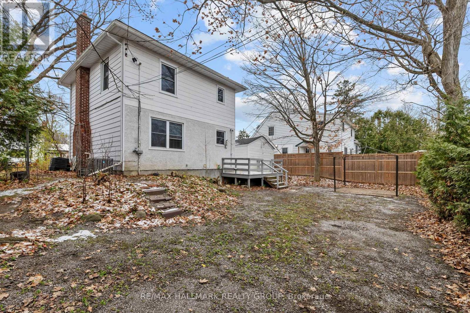 9 Bedford Crescent, Ottawa, Ontario  K1K 0E3 - Photo 23 - X12556026