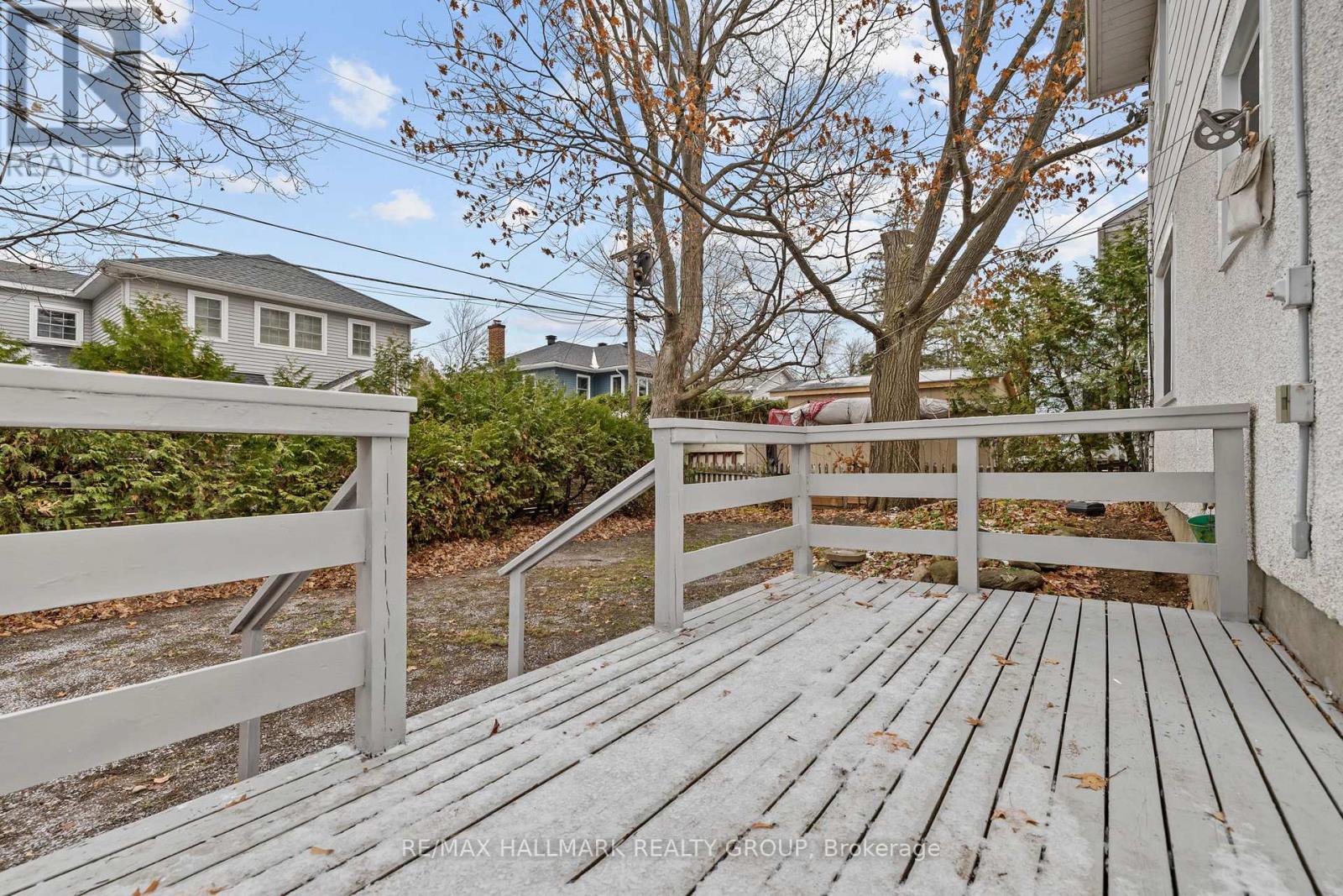 9 Bedford Crescent, Ottawa, Ontario  K1K 0E3 - Photo 25 - X12556026