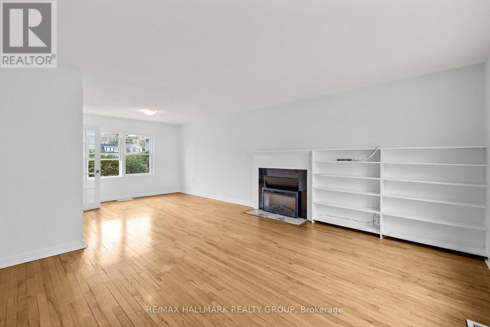 9 Bedford Crescent, Ottawa, Ontario  K1K 0E3 - Photo 6 - X12556026