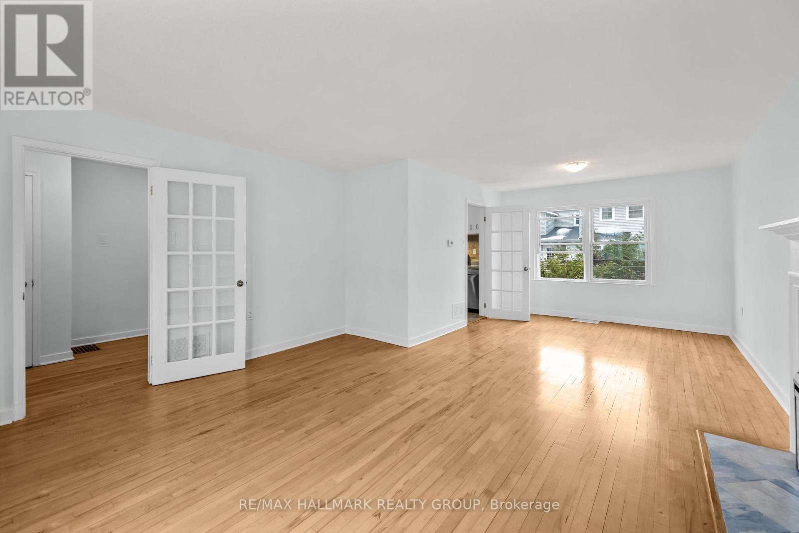 9 Bedford Crescent, Ottawa, Ontario  K1K 0E3 - Photo 7 - X12556026