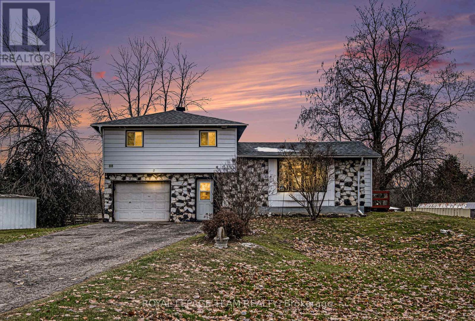 88 BAY ROAD, Rideau Lakes, Ontario