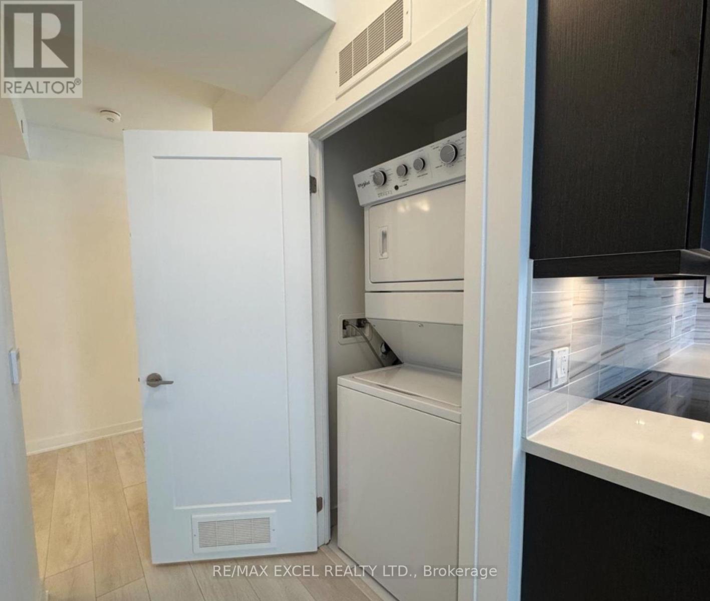 1204 - 95 Oneida Crescent, Richmond Hill, Ontario  L4B 0H5 - Photo 10 - N12555860