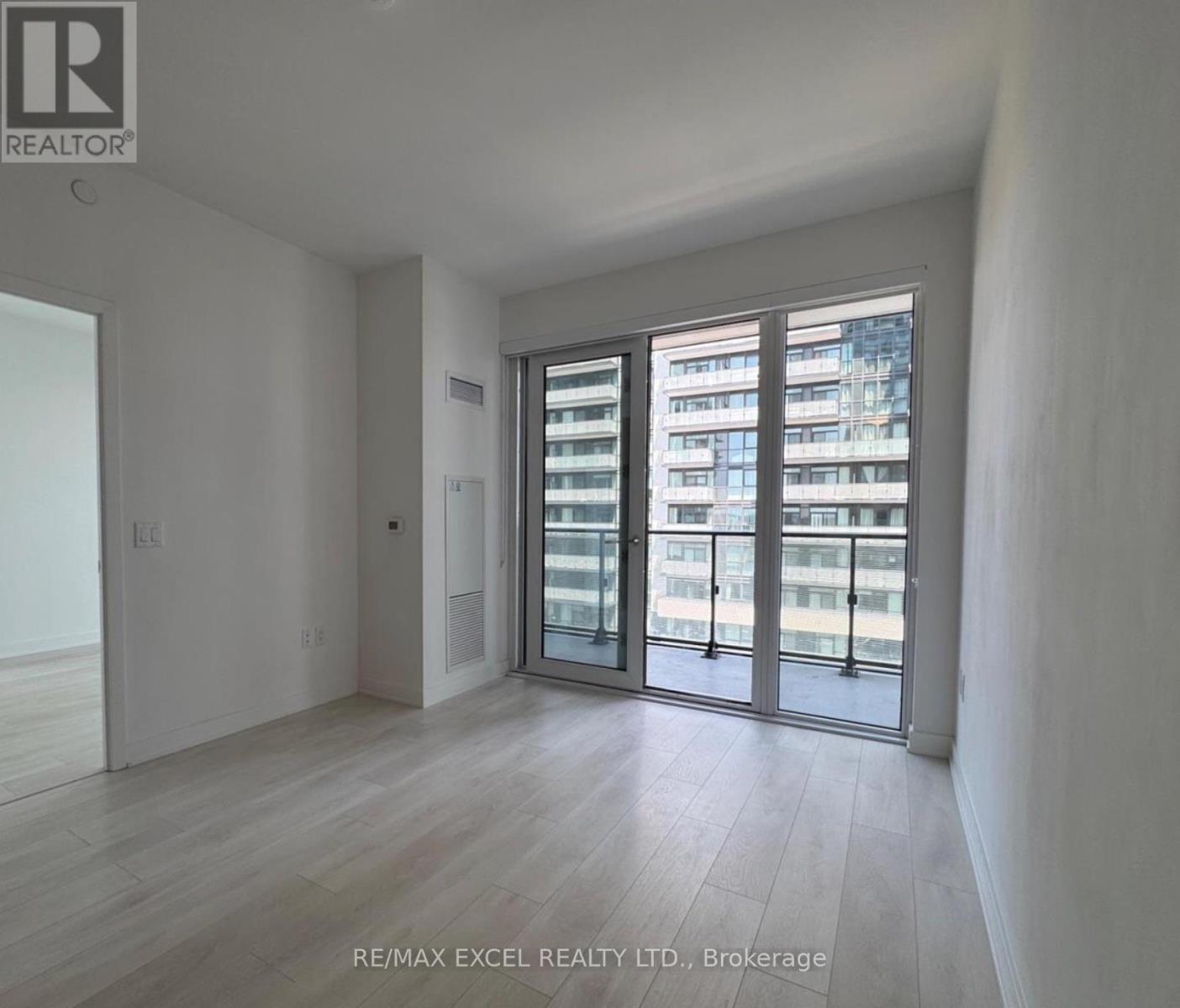 1204 - 95 Oneida Crescent, Richmond Hill, Ontario  L4B 0H5 - Photo 6 - N12555860