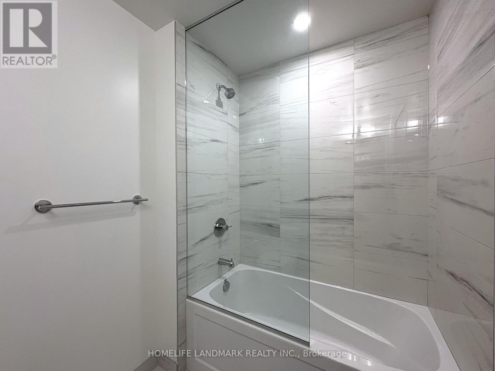 1905 - 8 Interchange Way, Vaughan, Ontario  L4K 5Z7 - Photo 17 - N12555908