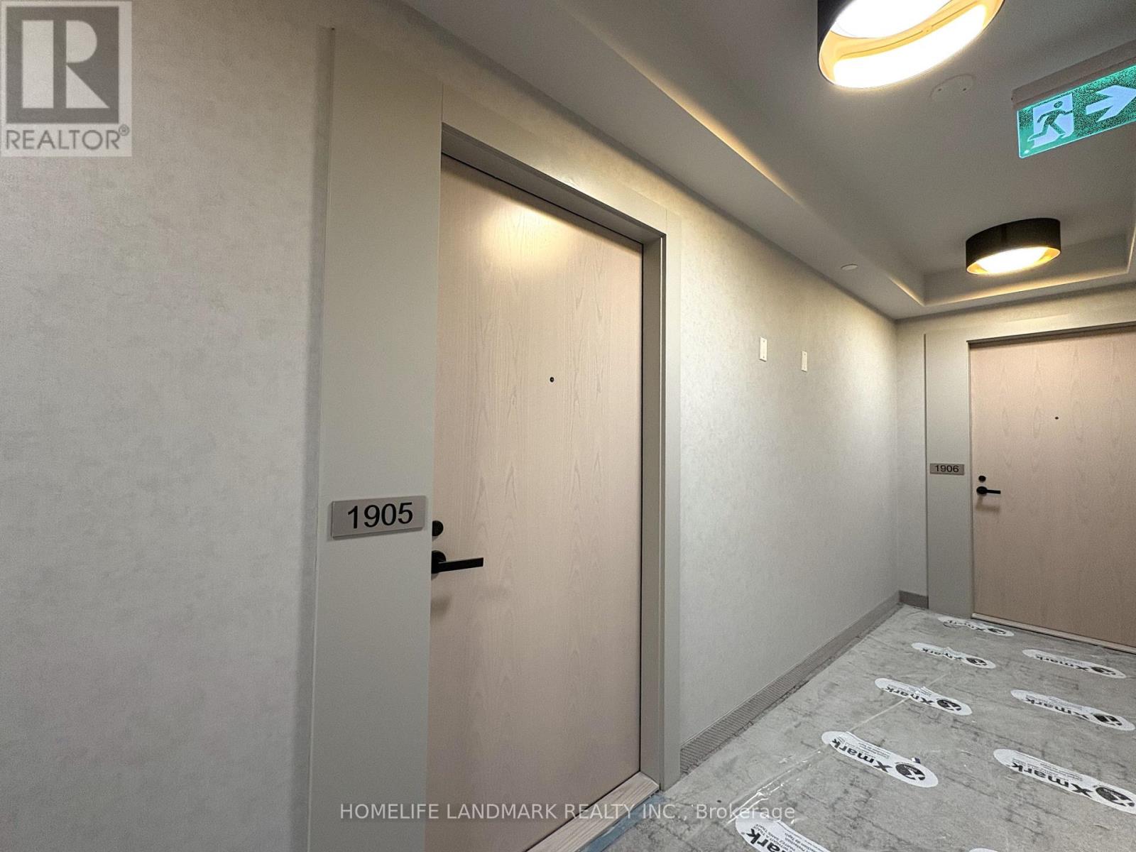 1905 - 8 Interchange Way, Vaughan, Ontario  L4K 5Z7 - Photo 2 - N12555908