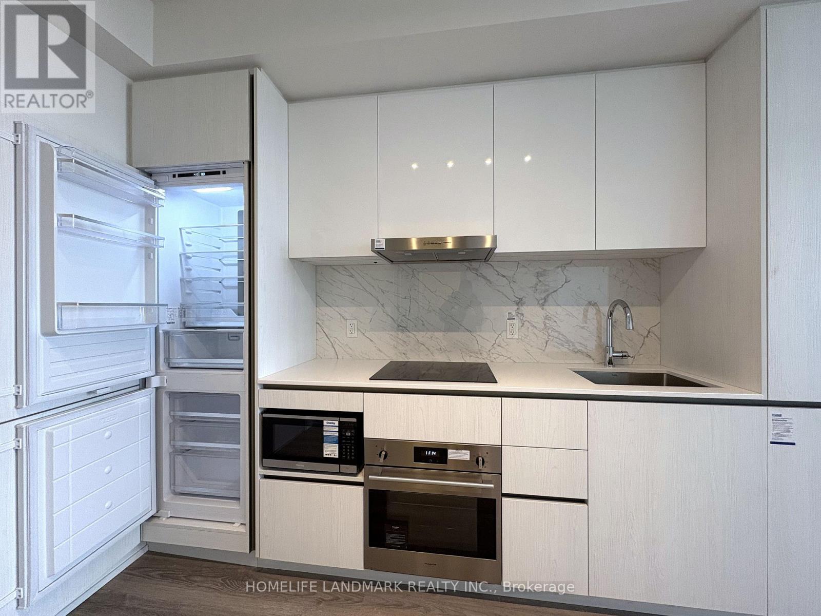 1905 - 8 Interchange Way, Vaughan, Ontario  L4K 5Z7 - Photo 6 - N12555908