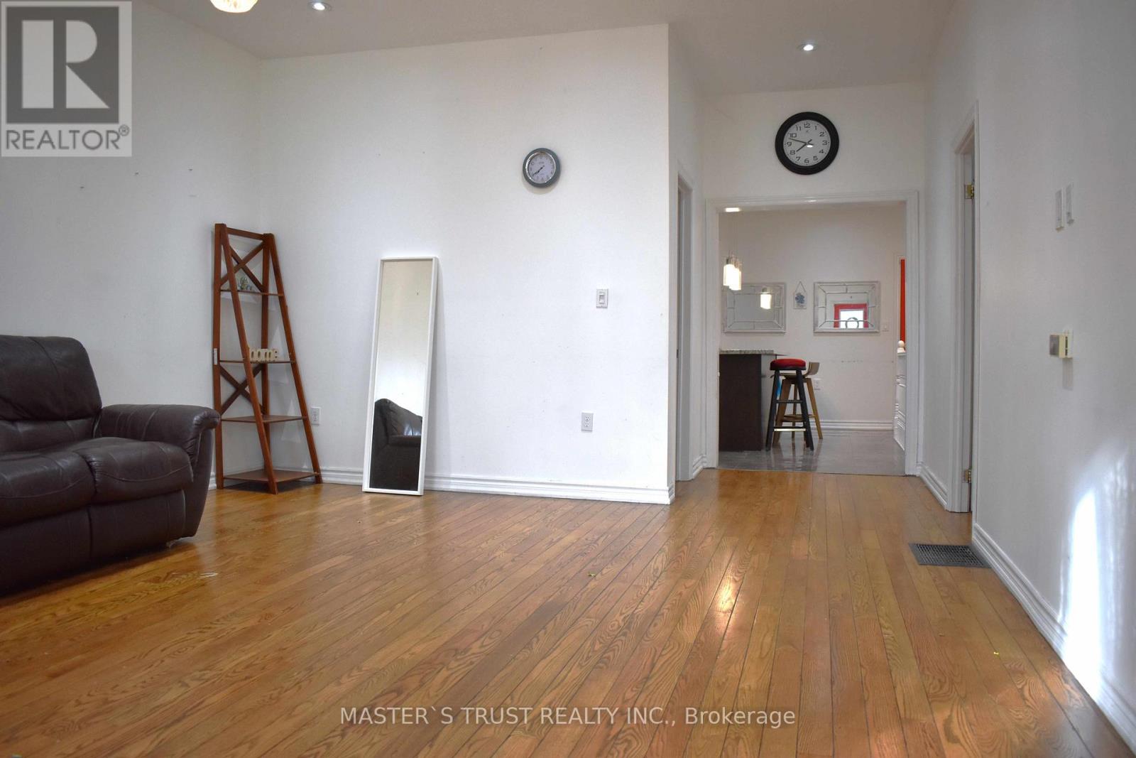 966 Dundas Street E, Toronto, Ontario  M4M 1R5 - Photo 6 - E12482617