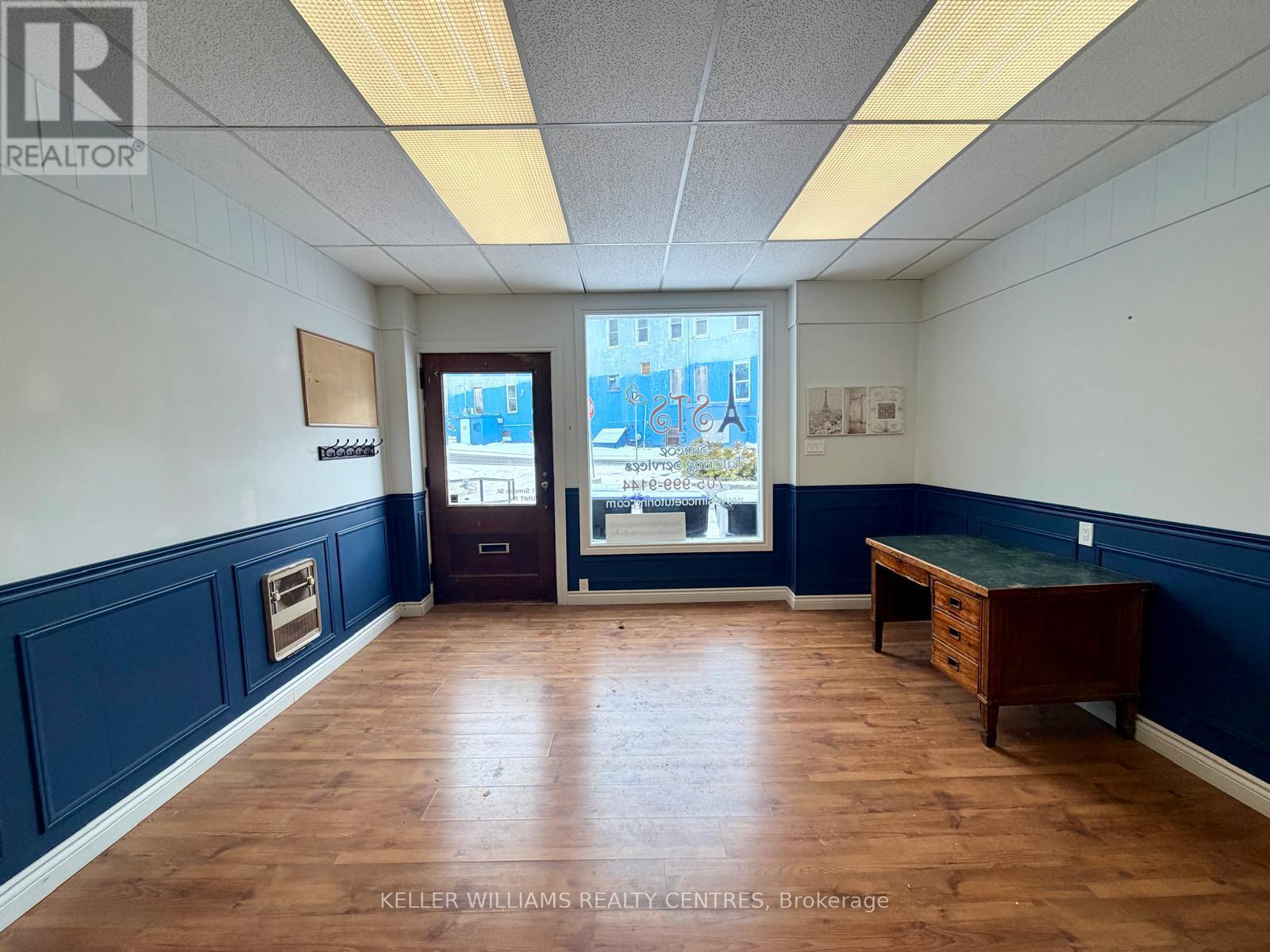 Unit B - 1 Simcoe Street, Penetanguishene, Ontario  L9M 1V2 - Photo 3 - S12555844